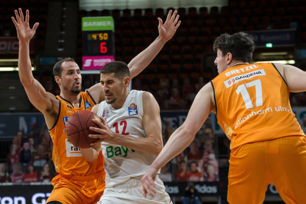 将主动权牢 将主动权牢